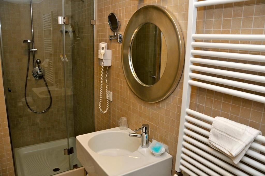 Hotel Del Conte Fondi Habitación foto